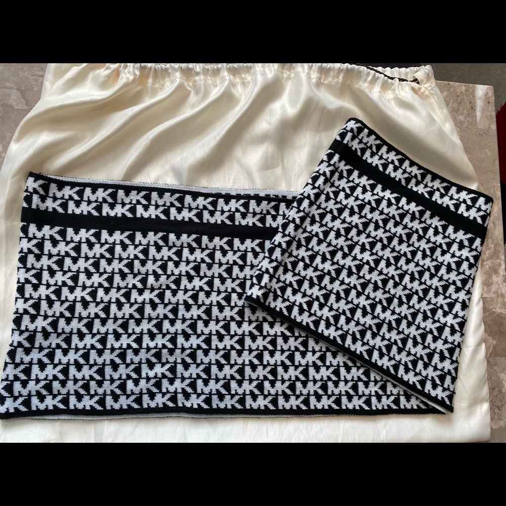 ⭐️MK, Monogram Wrap Scarf